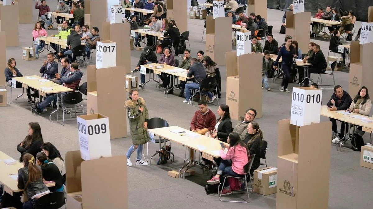 denuncia AtlasIntel — Denuncia AtlasIntel: Fiscalía investiga presunta manipulación electoral en Colom