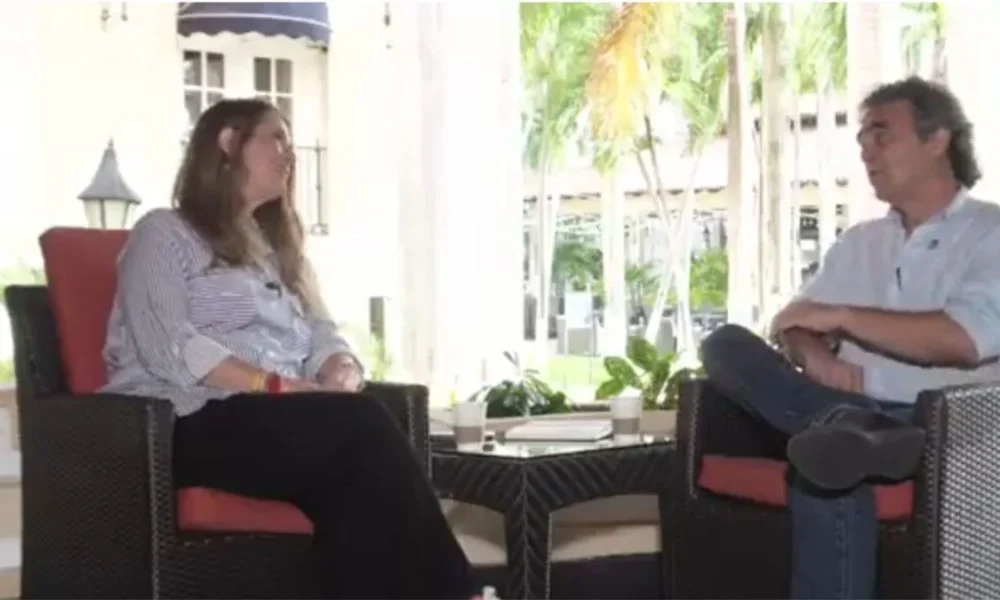 Fajardo rechaza alianzas — Fajardo Rechaza Alianzas Políticas Tras Encuentro Con Paloma Valencia en Barranq