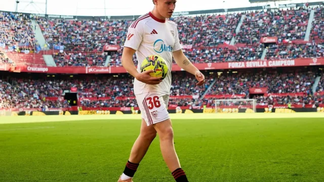 Fichaje Oso Fiorentina — Fichaje Oso Fiorentina: El interés italiano en el lateral del Sevilla