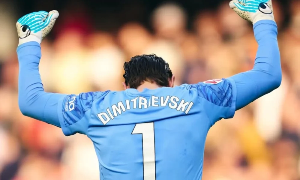 portería Valencia CF — Portería Valencia CF: El Dilema Tras la Renovación de Dimitrievski