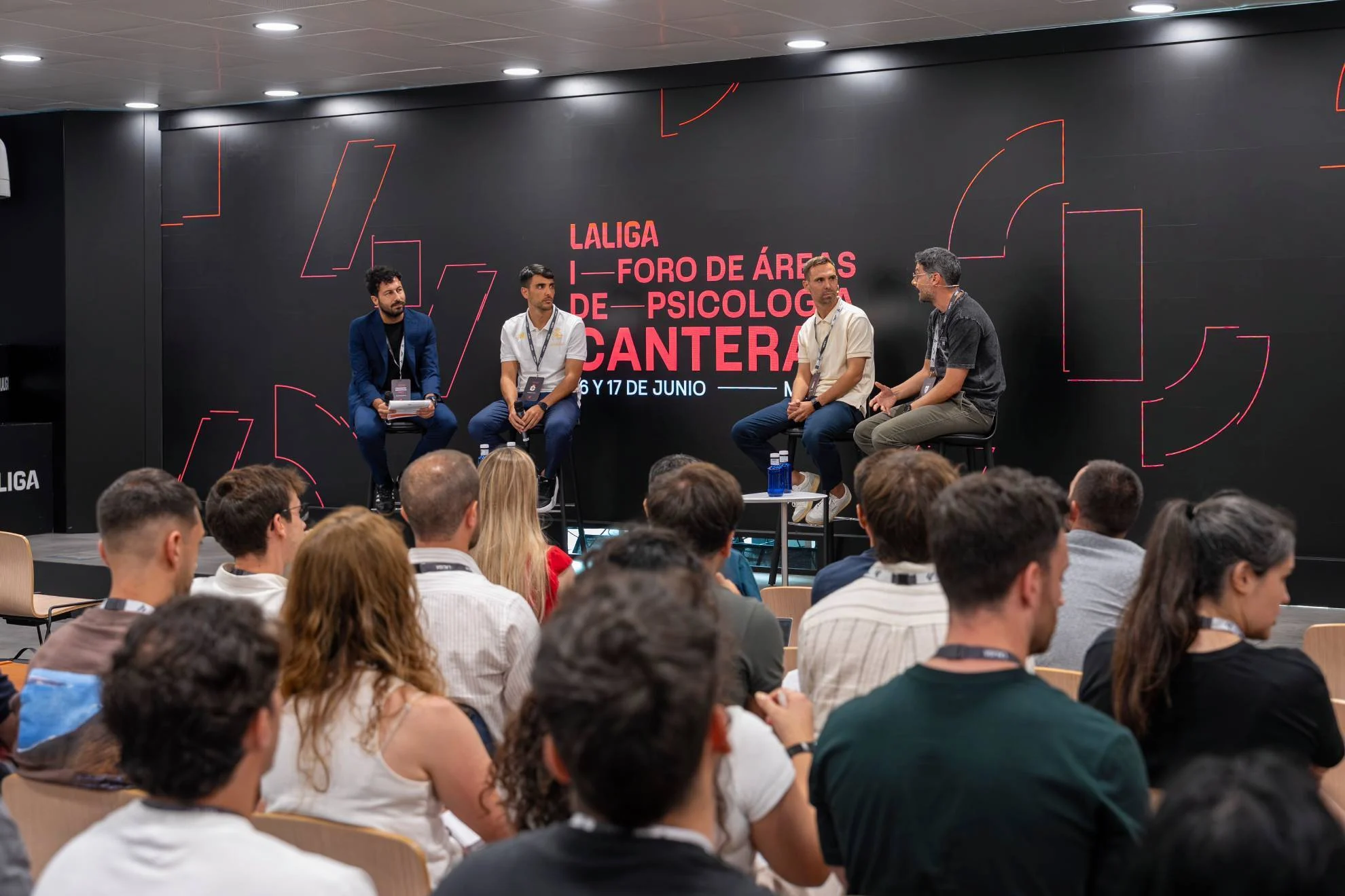 protección menores fútbol — Protección Menores Fútbol: LaLiga Debate el Futuro del Talento Joven en Canteras