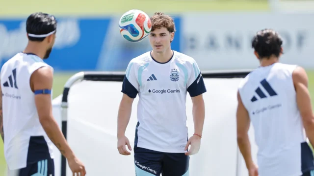 Julián Álvarez Atleti — Futuro de Julián Álvarez en el Atleti: Conversaciones sobre su situación contrac