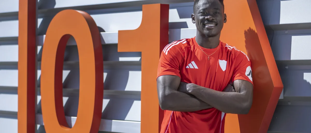 Akor Adams rumores — Akor Adams: El delantero del Sevilla desestima rumores de traspaso