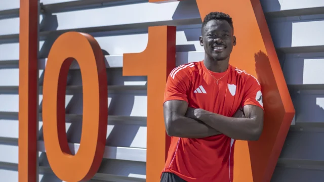 Akor Adams rumores — Akor Adams: El delantero del Sevilla desestima rumores de traspaso