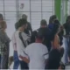 Agresión guarda MIO Cali — Grave Incidente: Agresión Guarda MIO Cali Empujada a las Vías
