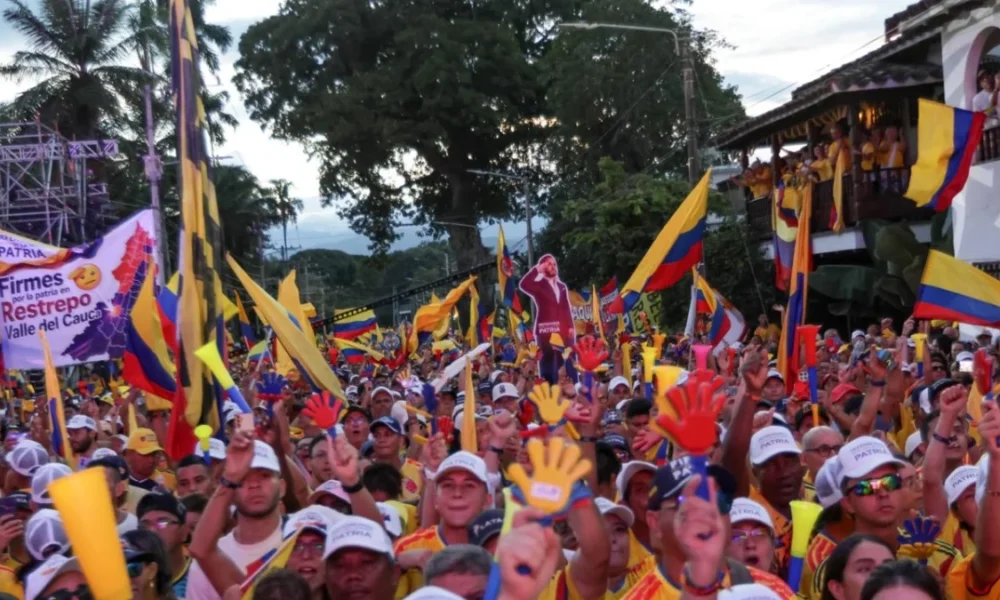 cierre campaña Abelardo De la Espriella — Cierre Campaña Abelardo De la Espriella: Multitudinaria Asistencia en Buga