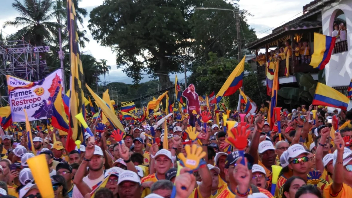 cierre campaña Abelardo De la Espriella — Cierre Campaña Abelardo De la Espriella: Multitudinaria Asistencia en Buga