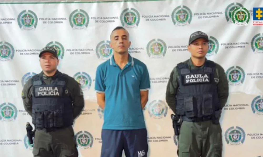 estafas laborales Medellín — Juez envía a prisión a hombre por estafas laborales en Medellín