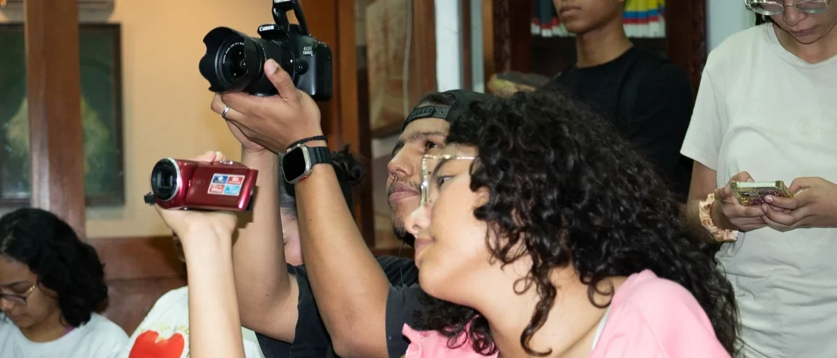 película comunitaria Cartagena — Niños de Cartagena buscan financiar 'La Chancleta', su película comunitaria