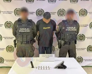 captura por porte de arma — Hombre capturado por porte de arma ilegal en Dosquebradas