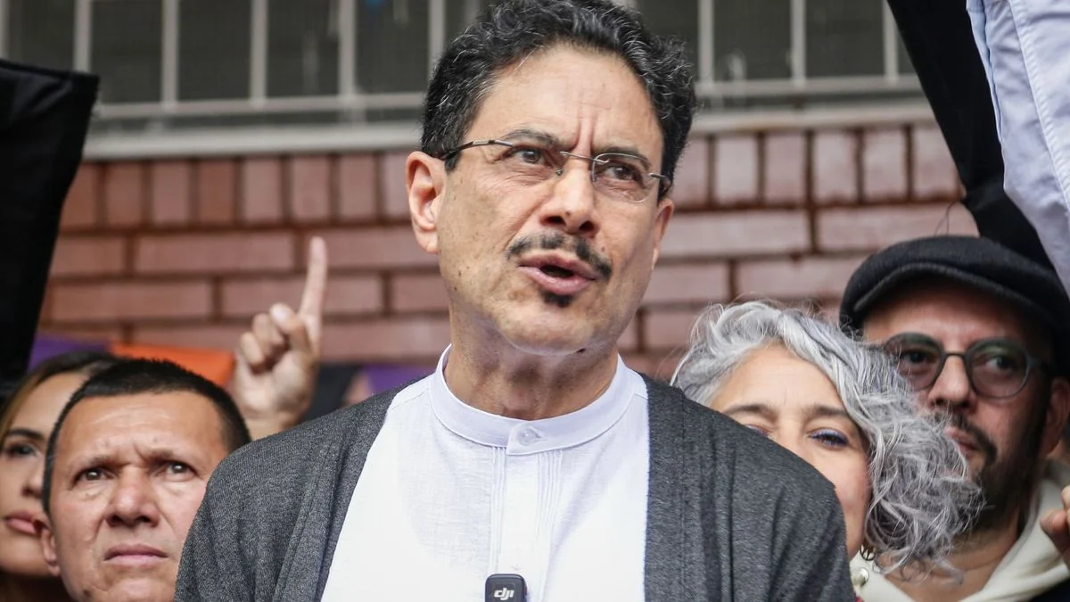Presión electoral a funcionarios — Denuncian Presión Electoral a Funcionarios Públicos en Colombia