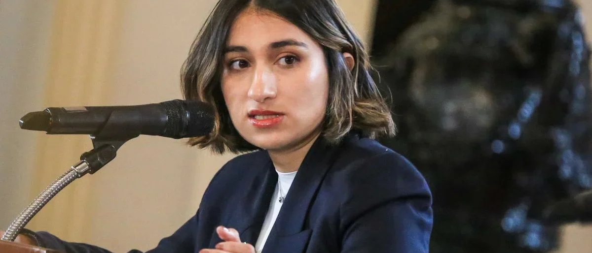 Renuncia Laura Sarabia — Laura Sarabia renuncia a embajada en Reino Unido, efectiva en 2026