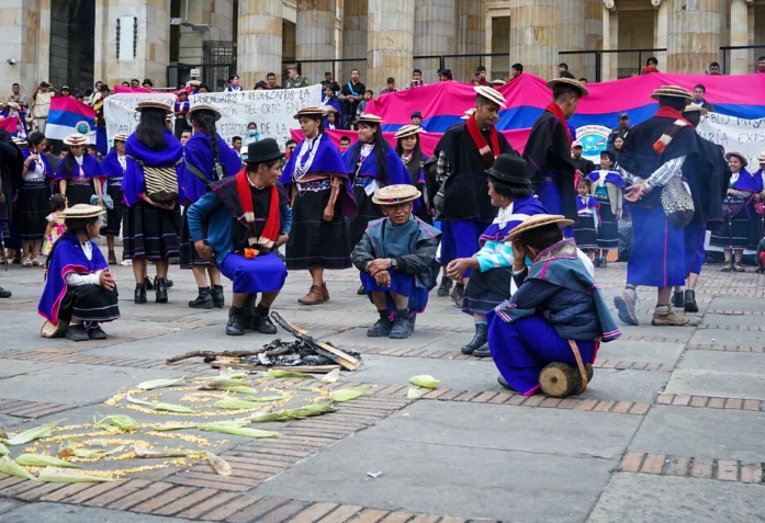 Bloqueos comunidad Misak — Bloqueos Comunidad Misak en Bogotá por Demandas a la ANT