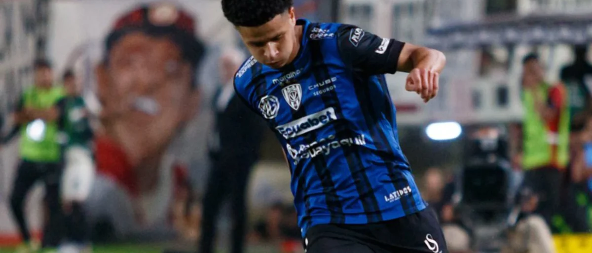Fichaje Patrik Mercado — Sevilla evalúa a Patrik Mercado: El futuro del mediocampista ecuatoriano en jueg