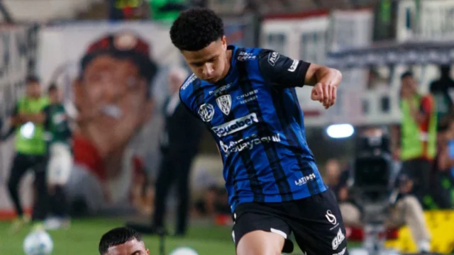 Fichaje Patrik Mercado — Sevilla evalúa a Patrik Mercado: El futuro del mediocampista ecuatoriano en jueg