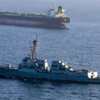 Bombardeos EE. UU. Irán — Bombardeos EE. UU. Irán: Washington ataca en Ormuz y reactiva sanciones