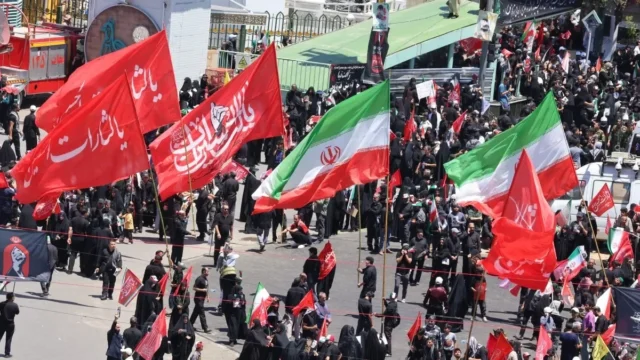 Sepelio Ali Jamenei Mashhad — El sepelio de Ali Jamenei en Mashhad: entre la masiva asistencia y la escalada r