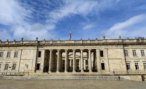Nuevos congresistas — Nuevos congresistas: Debate por posesión de 20 días en receso legislativo