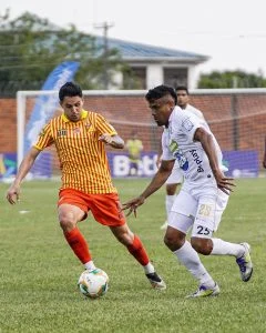 nuevas reglas FPC — Nuevas reglas en el fútbol colombiano: Impacto y aplicación en el FPC