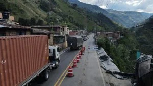 transporte histórico Colombia — La memoria del transporte histórico Colombia: trenes y cables aéreos
