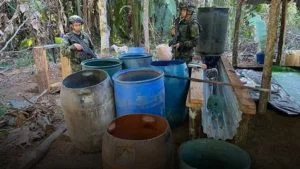 destrucción laboratorio cocaína — Ejército destruye laboratorio de cocaína con media tonelada en Putumayo