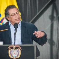voto exterior Petro — Voto Exterior Petro: Presidente Insiste en Irregularidades Electorales