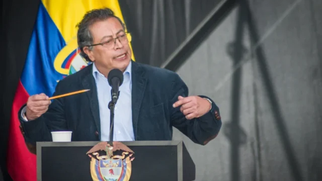 voto exterior Petro — Voto Exterior Petro: Presidente Insiste en Irregularidades Electorales