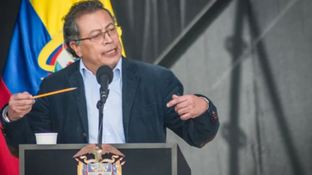 presunta corrupción Guerrero — Presunta Corrupción Guerrero: Petro y Rojas Reaccionan a Denuncias