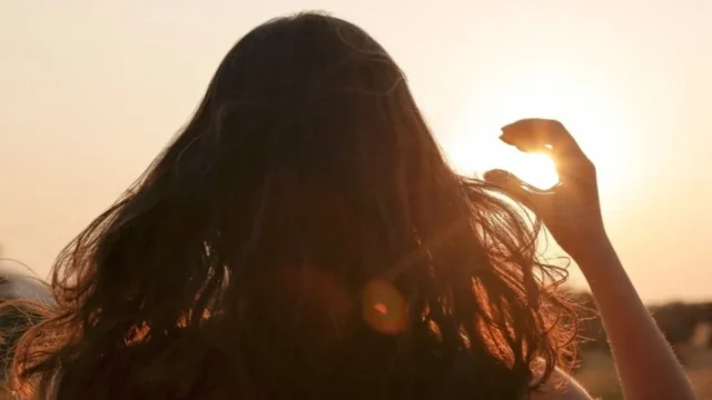 Radiación solar ocular — Radiación Solar Ocular: Expertos Advierten sobre Daños en Retina y Contorno de O