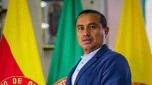 Polémica perros Quinchía — Polémica perros Quinchía: Alcalde aclara video sobre animales callejeros