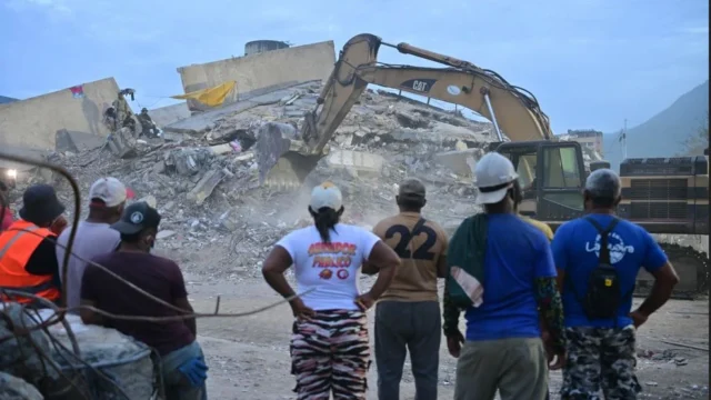 recuperación cuerpos terremoto — Recuperación cuerpos terremoto: Familiares en Venezuela exigen celeridad en extr