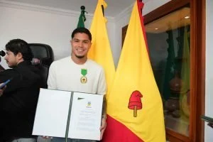 Juan Camilo Hernández reconocimiento — Reconocimiento al Mérito Ciudadano para Juan Camilo Hernández en Pereira