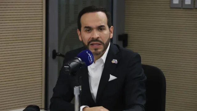 Futuro gobierno Abelardo — Astrología y Mitología: Perspectivas sobre el Futuro Gobierno Abelardo