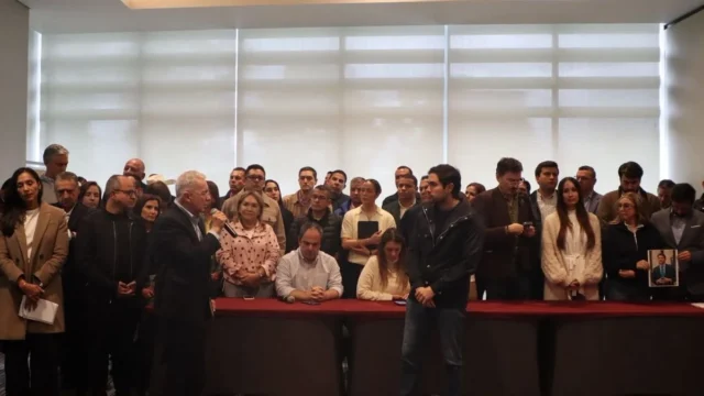 Propuestas Centro Democrático — Propuestas Centro Democrático: Agenda Legislativa con 16 Iniciativas