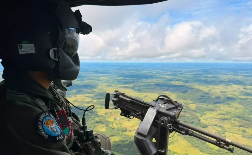 suspender bombardeos Arauca — Ordenan Suspender Bombardeos en Arauca por Protección de Menores