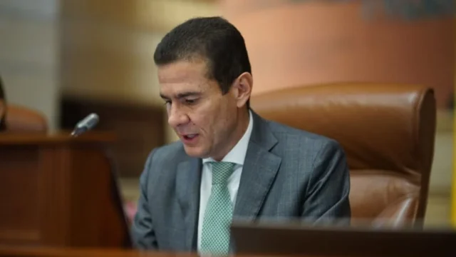 Carlos Cuenca Comisión Acusación — Carlos Cuenca Asume Presidencia de la Comisión de Acusación en la Cámara