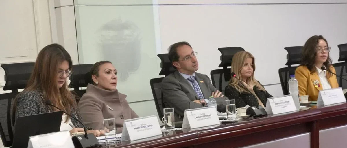 empalme presidencial Colombia — Empalme Presidencial Colombia entre Petro y De la Espriella: Tensiones y Sin Enc