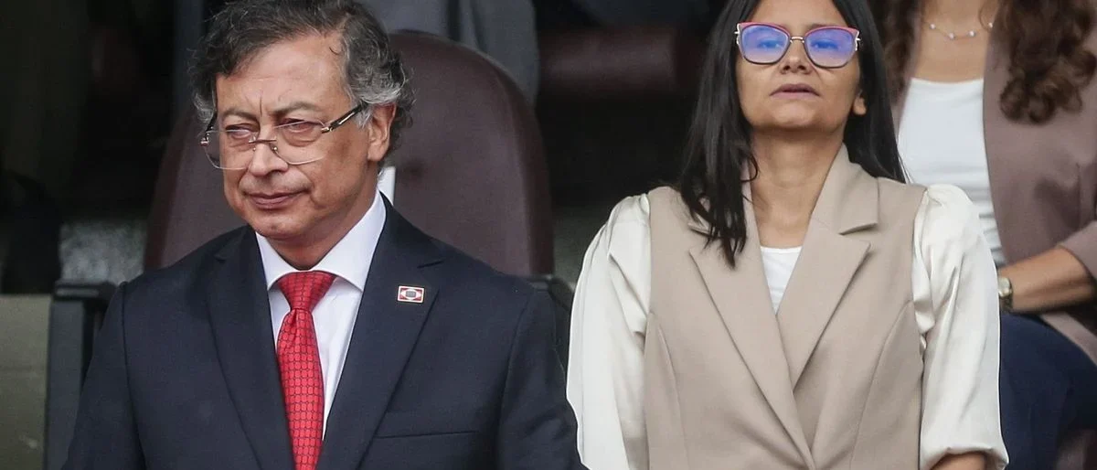 Petro denuncia calumnia — Petro denuncia calumnia: Presidente inicia acciones penales contra Angie Rodrígu