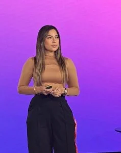 éxito pereirana Reino Unido — Éxito pereirana Reino Unido: La trayectoria de Jennifer Bustos Mejía
