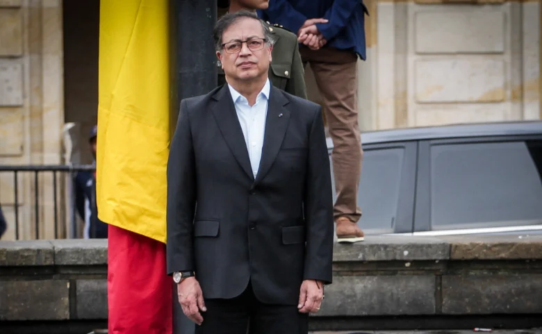legitimidad elección De la Espriella — Petro reitera dudas sobre legitimidad elección De la Espriella en Colombia