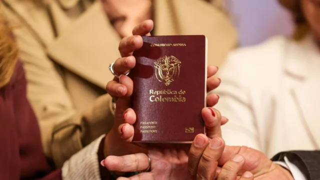 nuevo modelo pasaportes — Nuevo Modelo Pasaportes: Gobierno Advierte Ilegalidad al Detenerlo