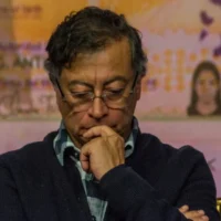 demanda Petro Angie Rodríguez — Demanda Petro Angie Rodríguez: Presidente Inicia Acción Penal por Calumnia