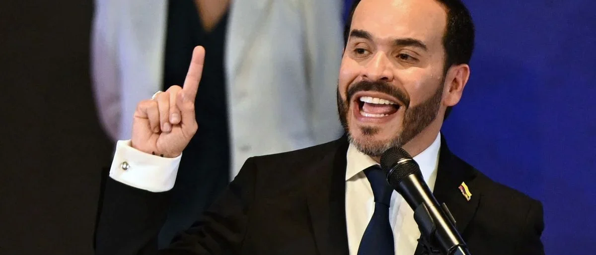 Presidente Electo Fuerzas Armadas — Presidente Electo Fuerzas Armadas: De la Espriella Pide Proteger Constitución