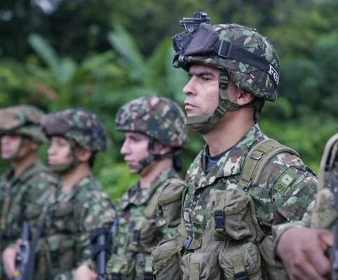 Oleada terrorista Colombia — Oleada Terrorista Colombia: Combates y Ataques Recrudecen Tras Posesión Presiden