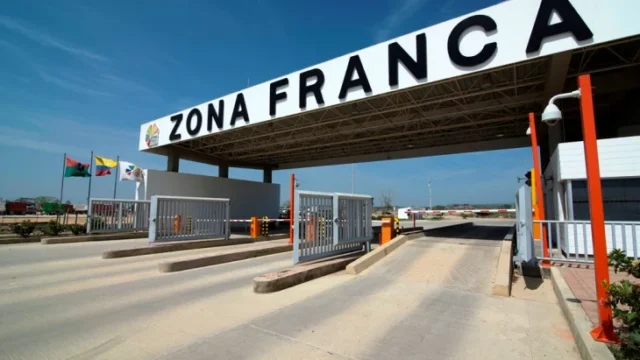 importaciones zonas francas — Importaciones desde Zonas Francas Aumentan por Caída del Dólar, ¿Qué Significa p