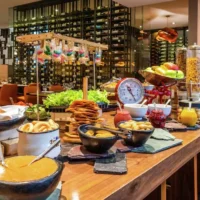 Brunch Hilton Bogotá — Brunch Hilton Bogotá: Celebración Gastronómica por el Cumpleaños de la Capital