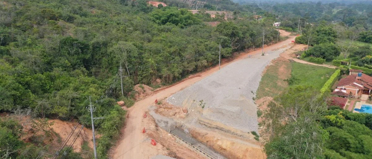 anillo vial Bucaramanga — Anillo Vial Bucaramanga: megaobra estancada por falta de licencia ambiental y el
