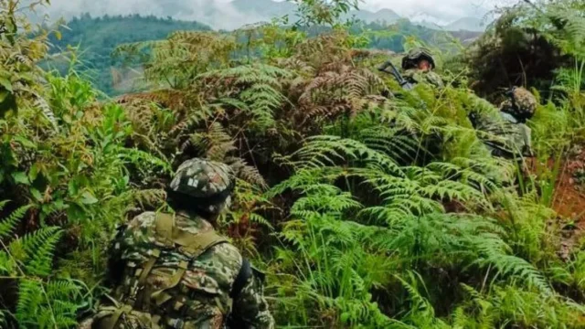 hostigamiento base Inzá — Hostigamiento a Base Militar en Inzá: Suspensión de Clases y el Complejo Panoram