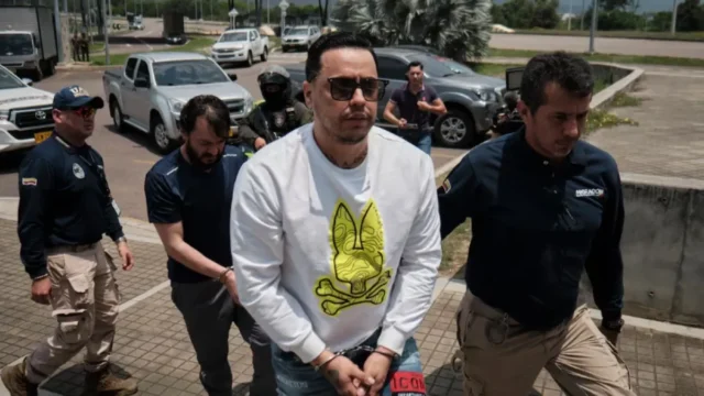 Alias Castor desmiente — Alias Castor Desmiente Vínculo con Panfleto de Desobediencia y Afirma Cumplir Co