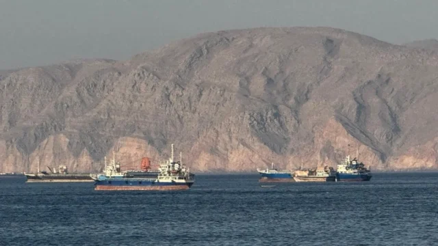 Irán negociaciones EE. UU. — Irán Condiciona Negociaciones con EE. UU. y Mantiene Bloqueo del Estrecho de Orm